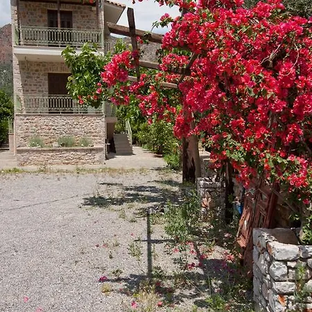 Picturesque Houses Leonidio Exterior photo
