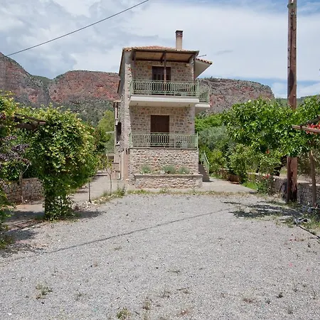 Picturesque Houses Leonidio Exterior photo